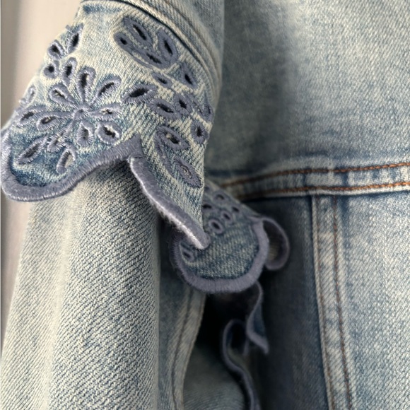 Something Navy eyelet sleeve denim jacket, excellent condition, size xs. - Picture 6 of 10
